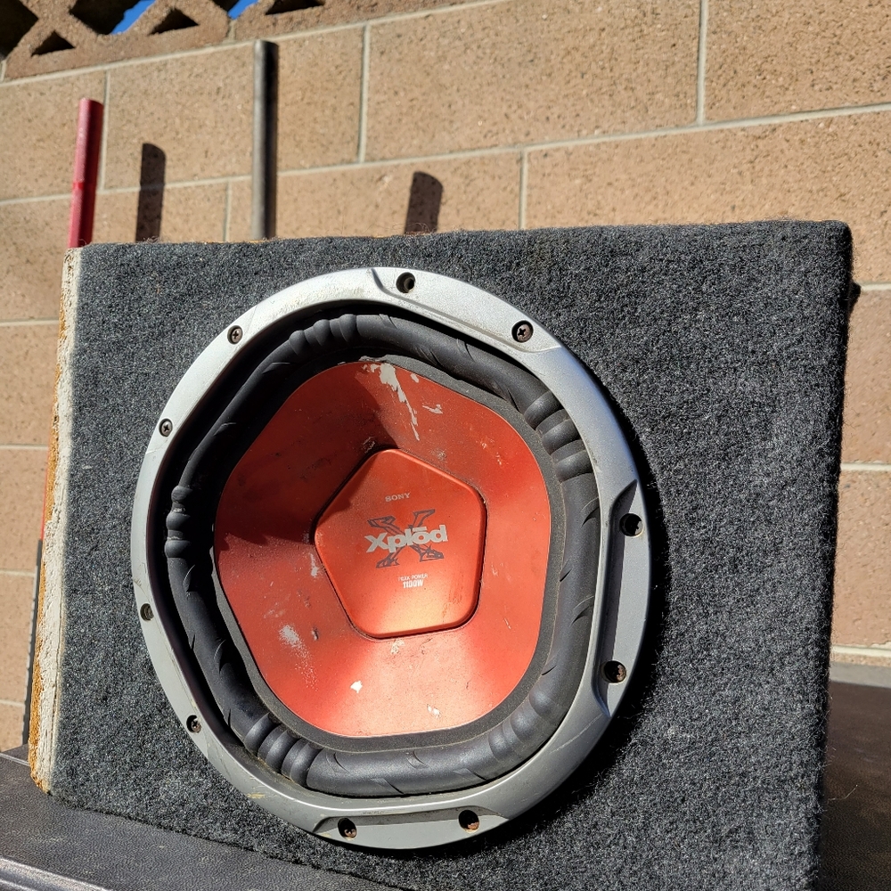 Sony Xplode 12inch Subwoofer w/ BOX